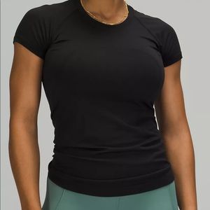 Black lululemon short hem swiftly tech tee